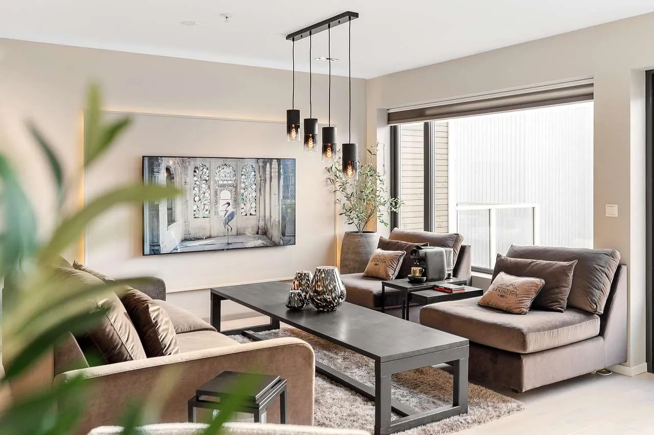 Home Window Tinting: Heat Control & Privacy